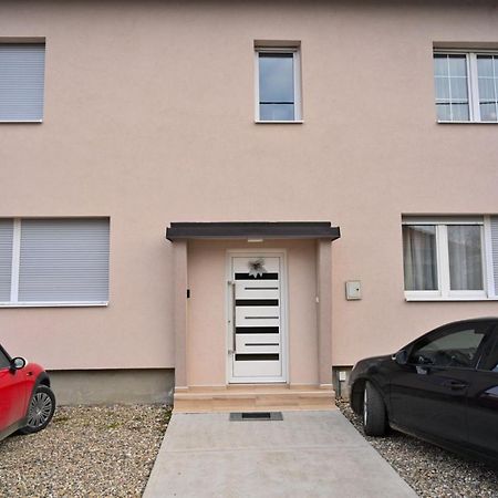 Studio Apartmani Emili Apartman Br 2 비옐리나 외부 사진