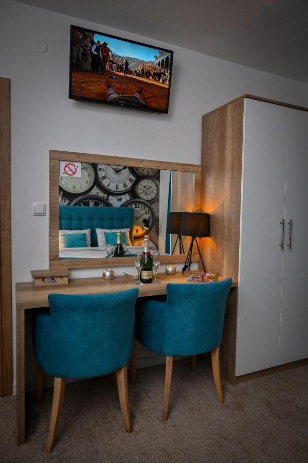 Studio Apartmani Emili Apartman Br 2 비옐리나 외부 사진